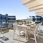 Appartement Estepona Retreat 3Br With Ocean Views - Fitness, Pool And Wellness Access *