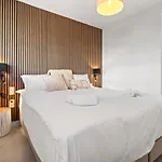 Appartement Estepona Retreat 3Br With Ocean Views - Fitness, Pool And Wellness Access *