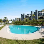 Estepona Retreat 3Br With Ocean Views - Fitness, Pool And Wellness Access Appartement Estepona
